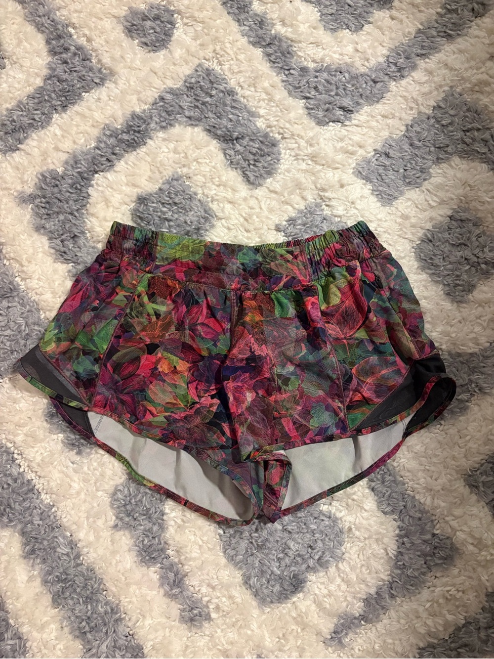 lululemon athletica Women's Multicolor Floral Print Athletic Shorts